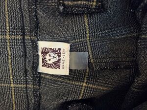 Ann Klein size 8 gray with gold & black plaid pull on stretch pants petite short